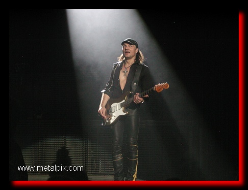 Scorpions076